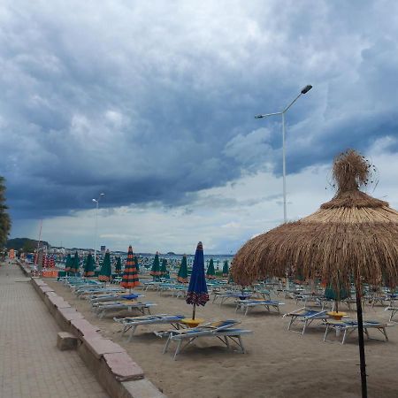 Bral Apartment 7 - Two-Bedroom With Seaview Durrës Kültér fotó