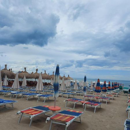 Bral Apartment 7 - Two-Bedroom With Seaview Durrës Kültér fotó
