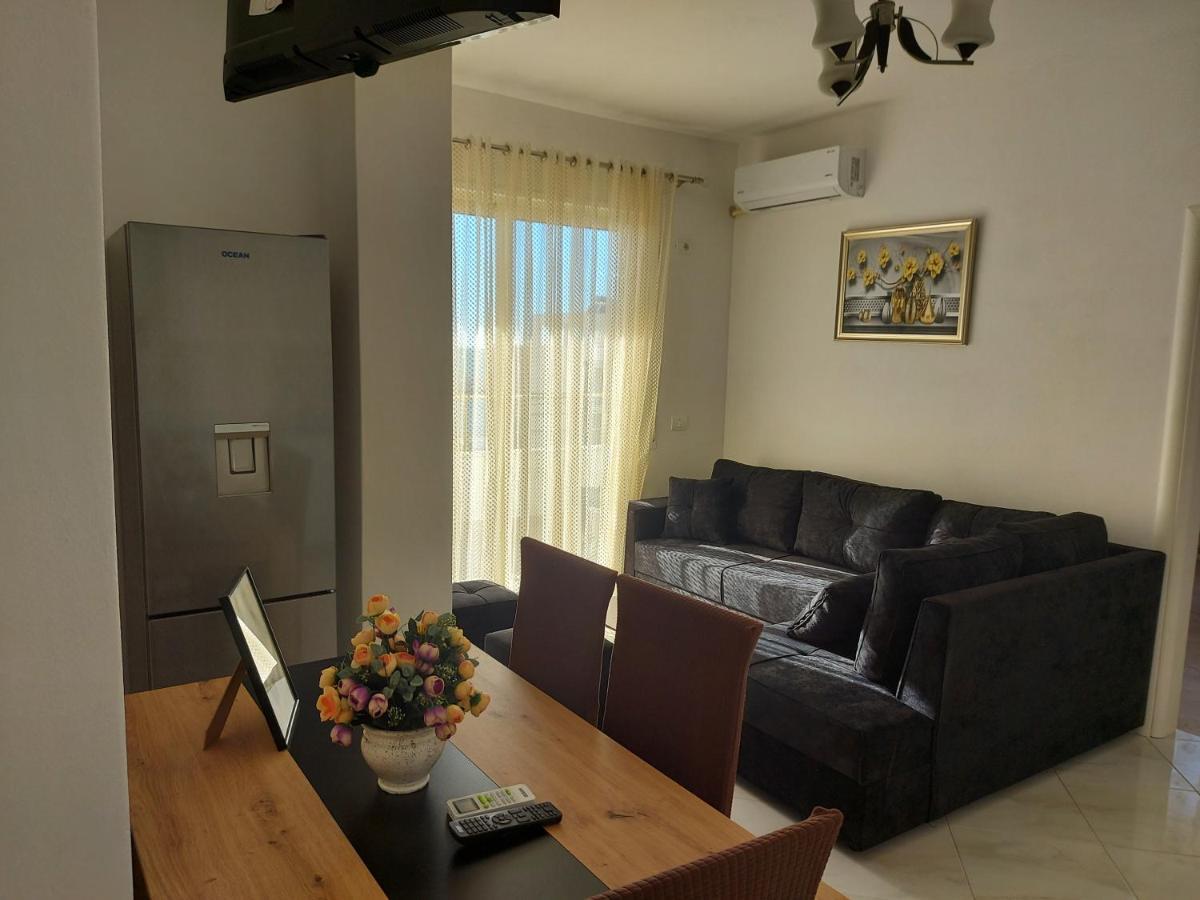 Bral Apartment 7 - Two-Bedroom With Seaview Durrës Kültér fotó
