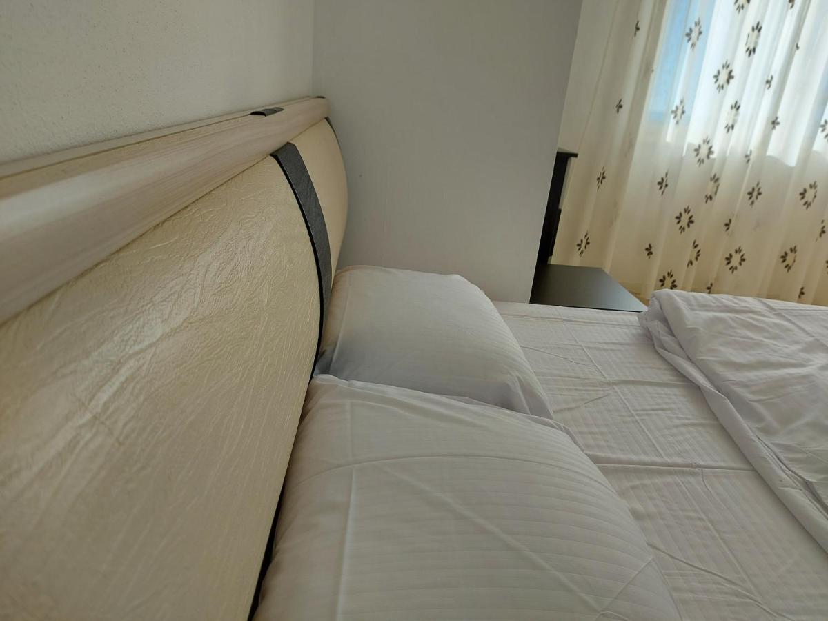 Bral Apartment 7 - Two-Bedroom With Seaview Durrës Kültér fotó