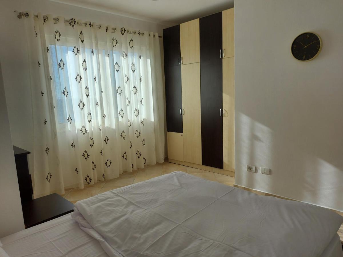 Bral Apartment 7 - Two-Bedroom With Seaview Durrës Kültér fotó