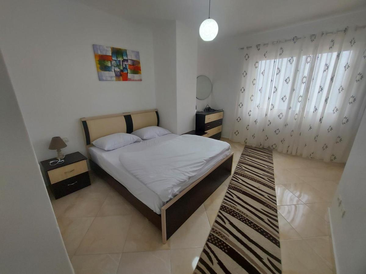Bral Apartment 7 - Two-Bedroom With Seaview Durrës Kültér fotó