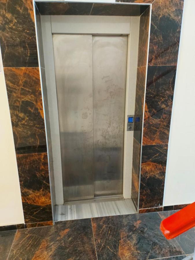 Bral Apartment 7 - Two-Bedroom With Seaview Durrës Kültér fotó