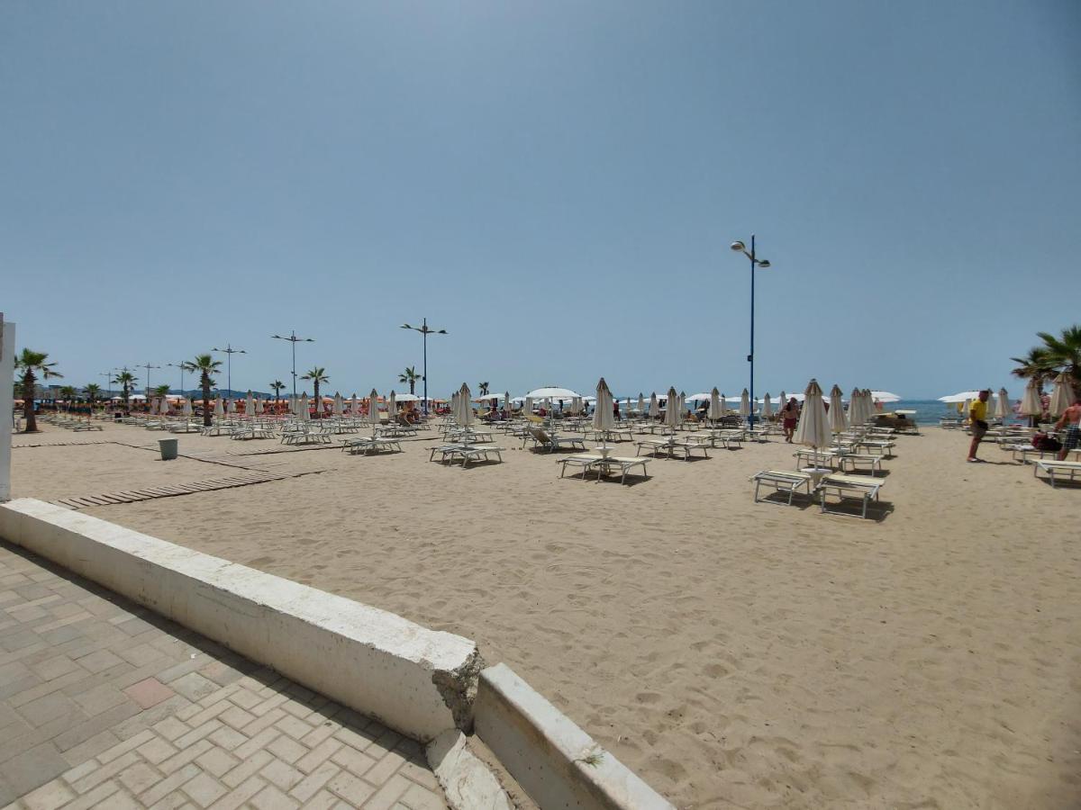 Bral Apartment 7 - Two-Bedroom With Seaview Durrës Kültér fotó