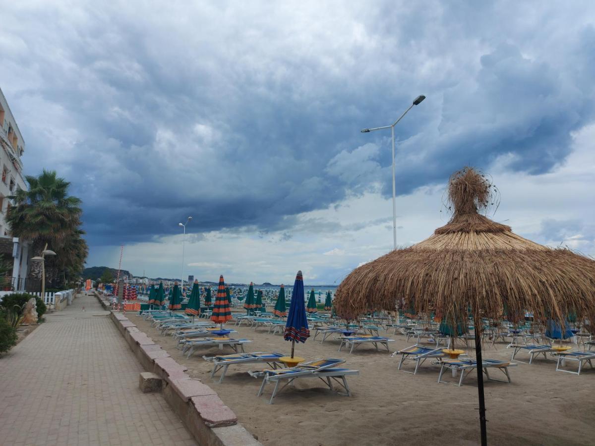 Bral Apartment 7 - Two-Bedroom With Seaview Durrës Kültér fotó